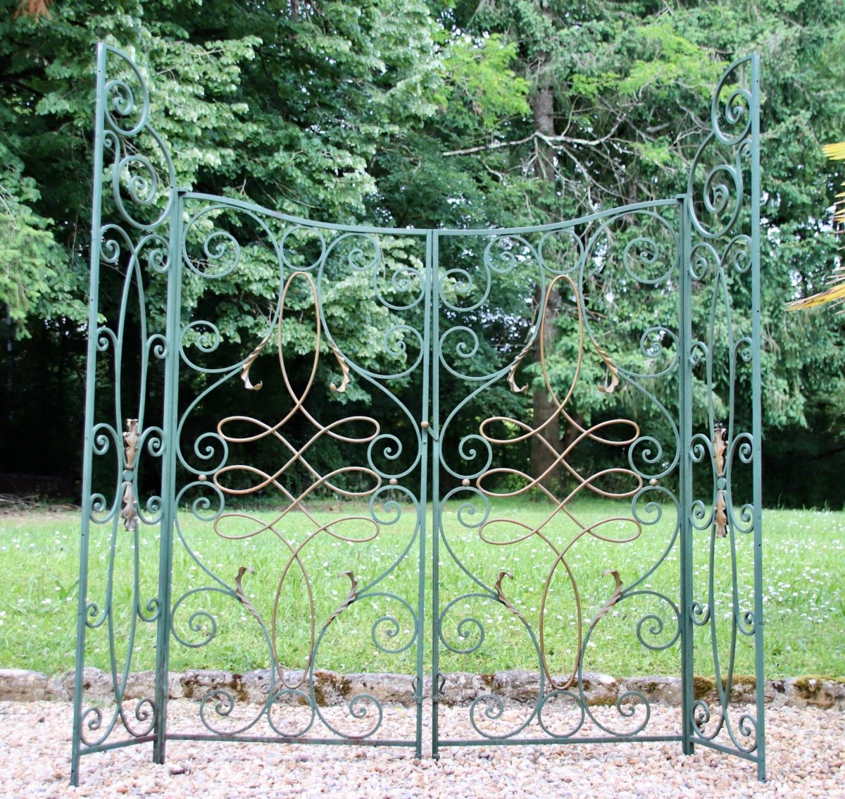 Art Deco Grille With 2 Leaves -photo-5