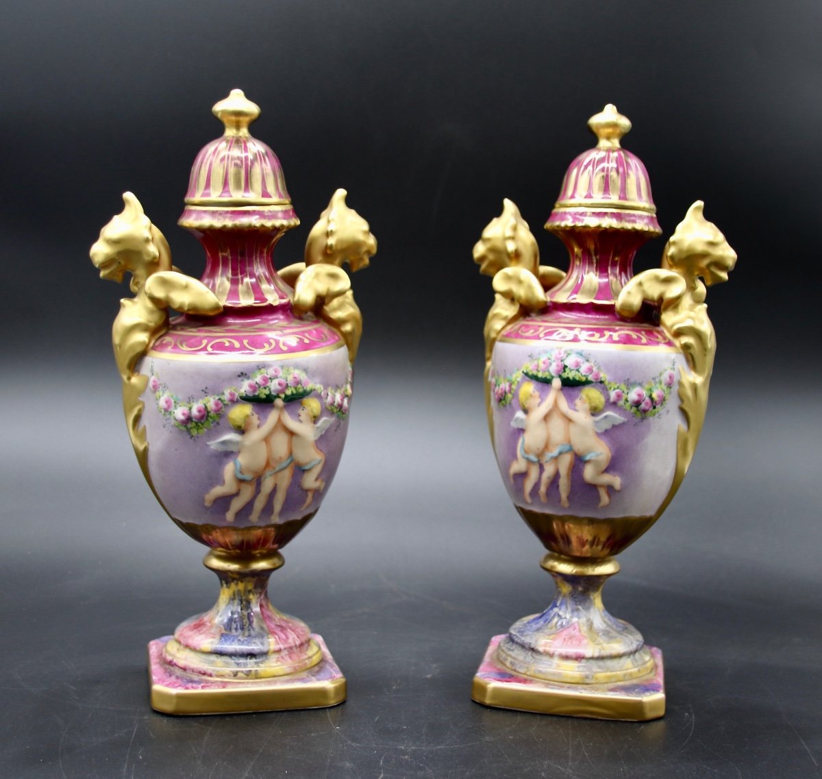 Paire De Vases Balustre En Porcelaine De Limoges Signé Roca