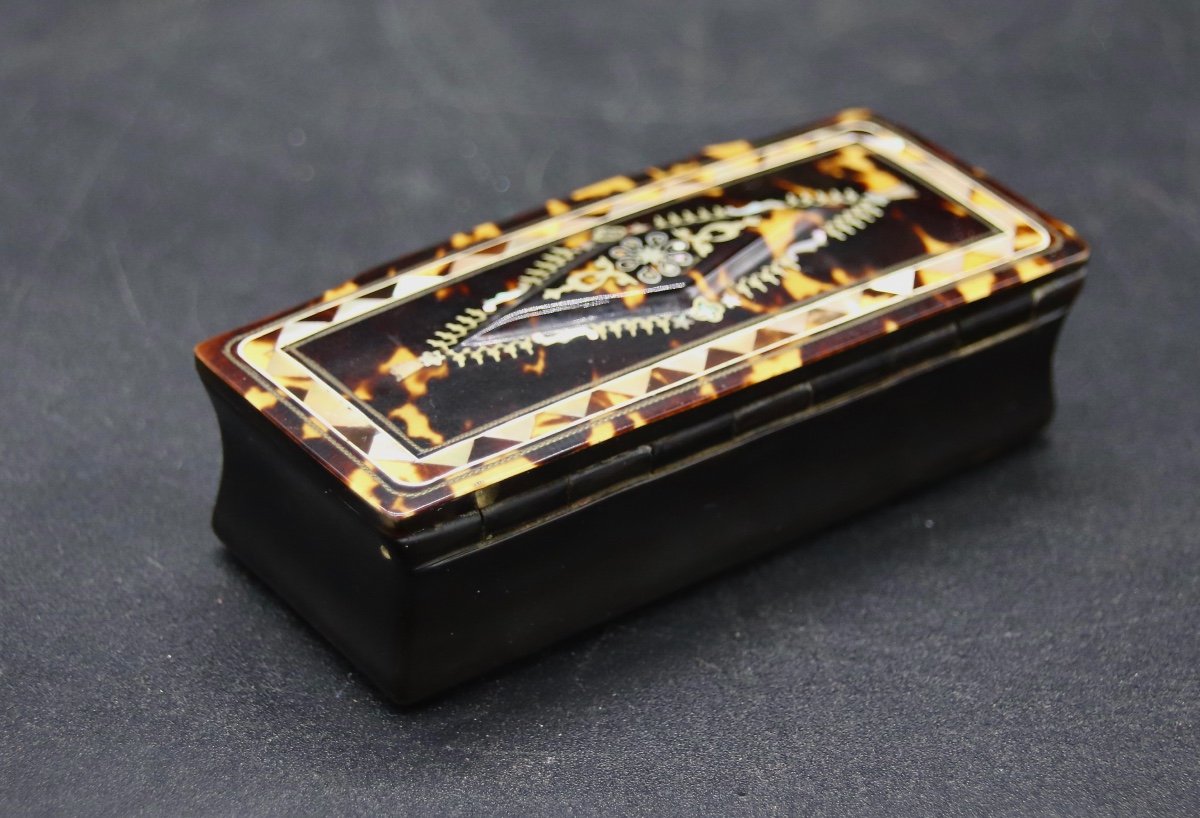 Napoleon III Tortoiseshell And Mother-of-pearl Snuff Box -photo-3