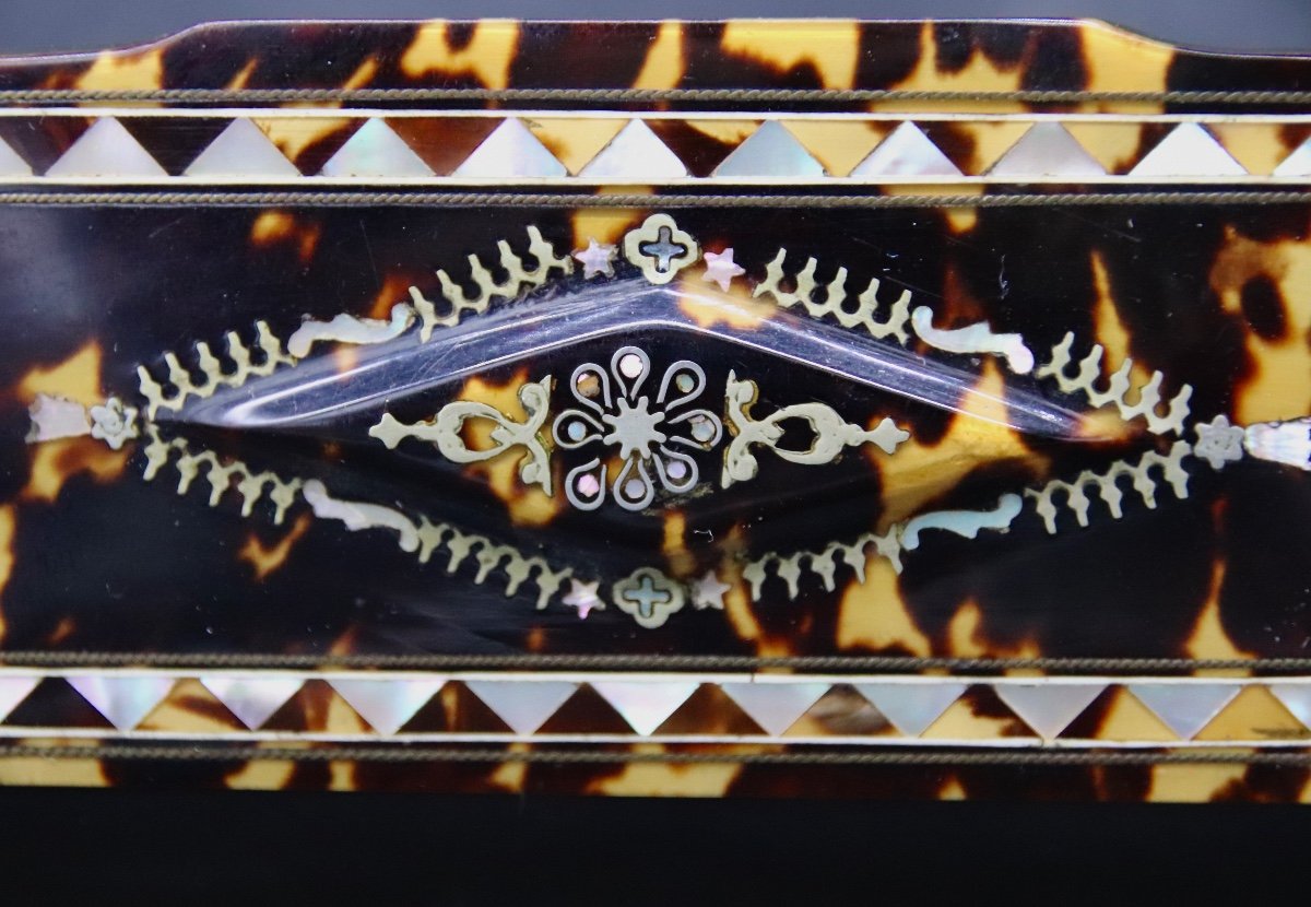 Napoleon III Tortoiseshell And Mother-of-pearl Snuff Box -photo-4