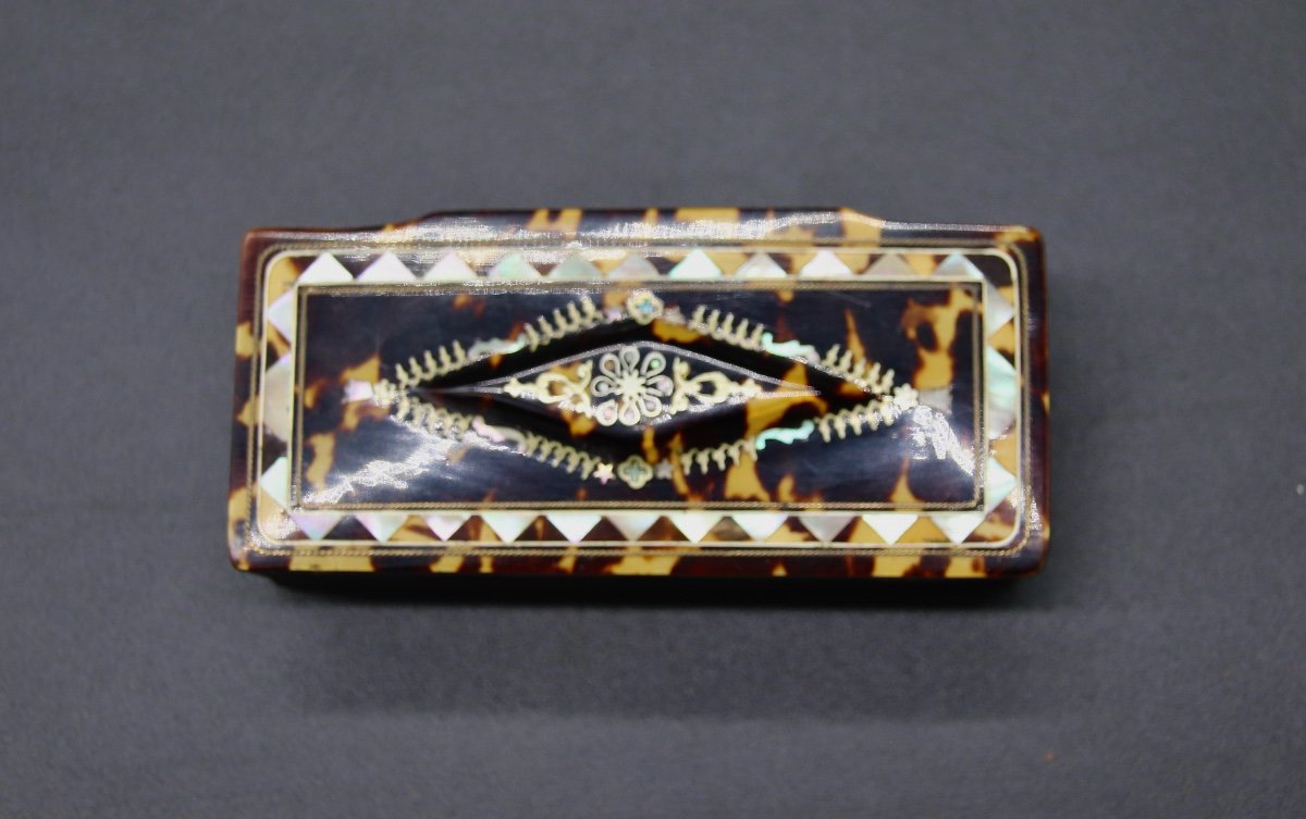 Napoleon III Tortoiseshell And Mother-of-pearl Snuff Box -photo-1