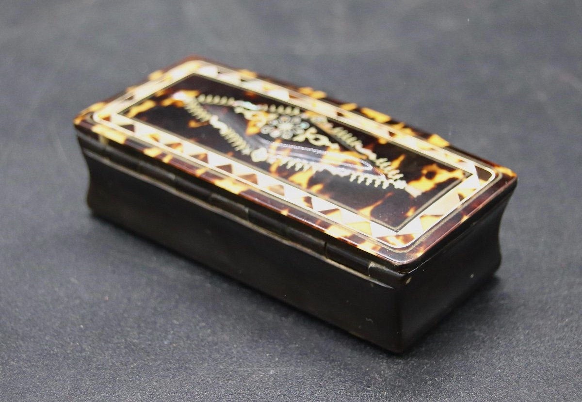 Napoleon III Tortoiseshell And Mother-of-pearl Snuff Box -photo-6