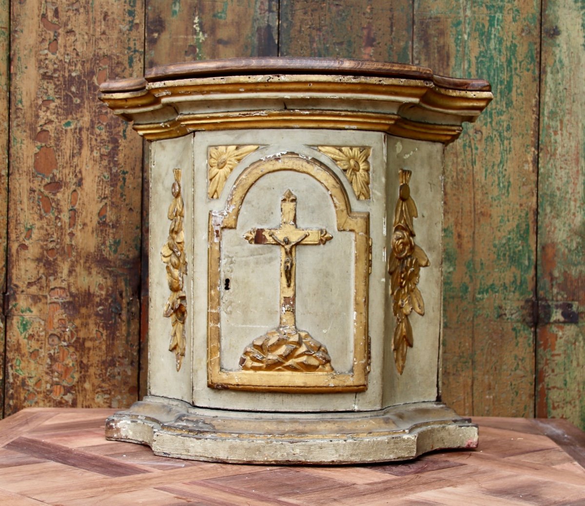 Tabernacle XVIIIème En Bois Doré Et Polychrome 