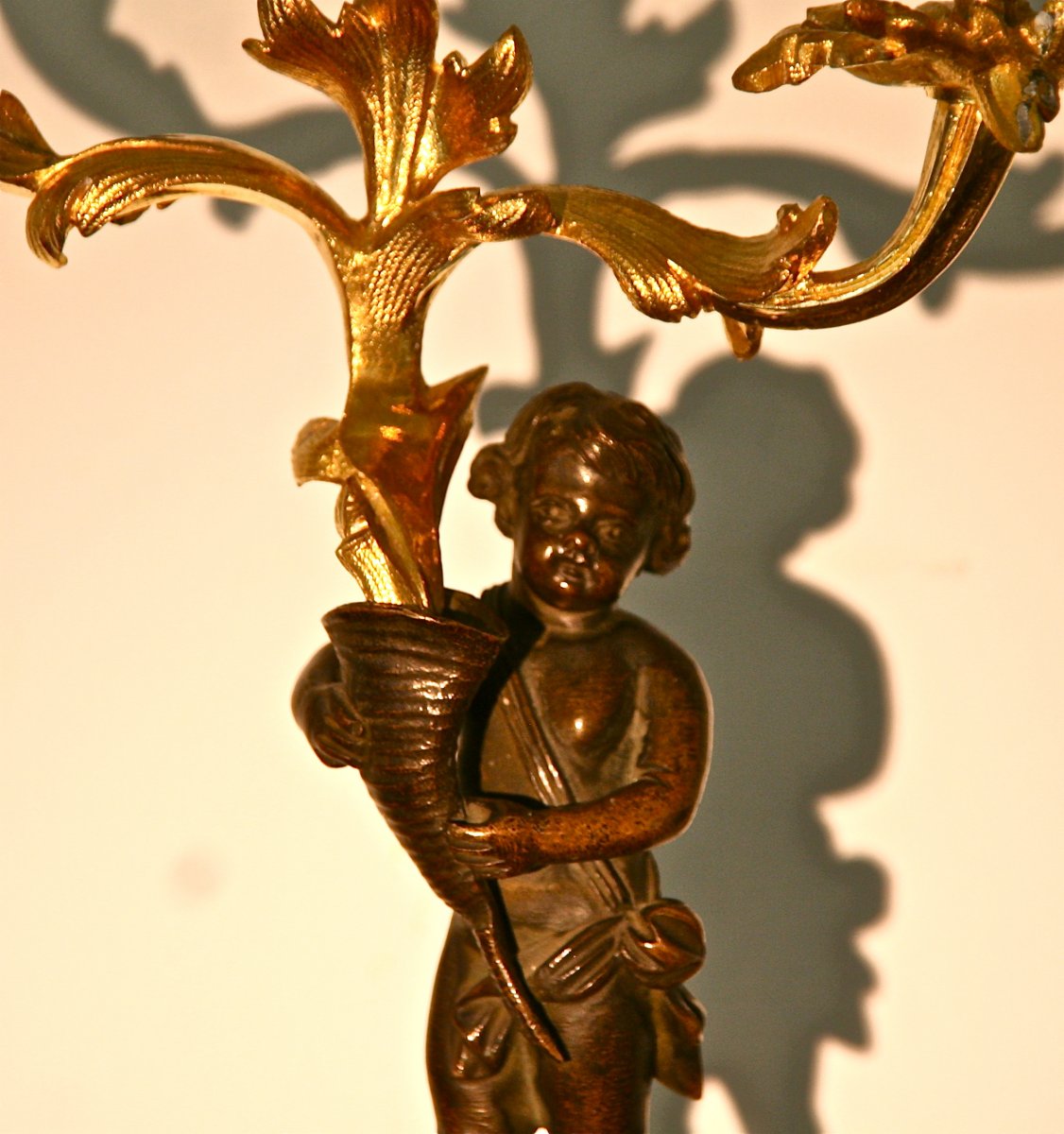 Paire De Candélabres Début XIXème Aux Putti En Bronze Doré-photo-4