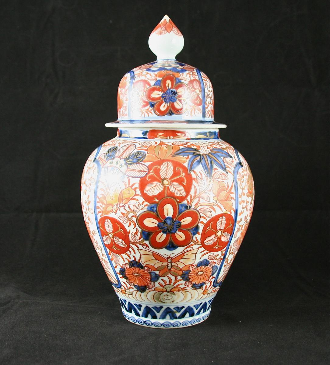 Potiche XIXth Imari Porcelain