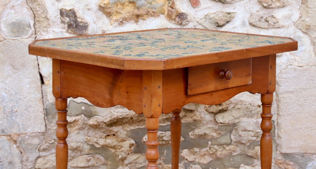 17th Century Tapestry Table In Walnut 1 Drawer-photo-3