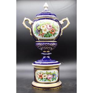 Large 19th Century Covered Pot In Valentine Porcelain