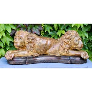 Pair Of Lion And Lioness In Carved And Painted Wood Italy 18th Century 