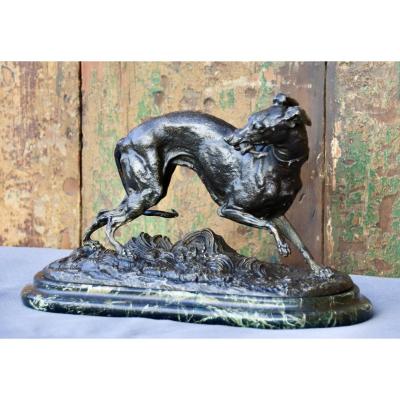 Nineteenth Doggy In Regulates Of Leads On Marble Base