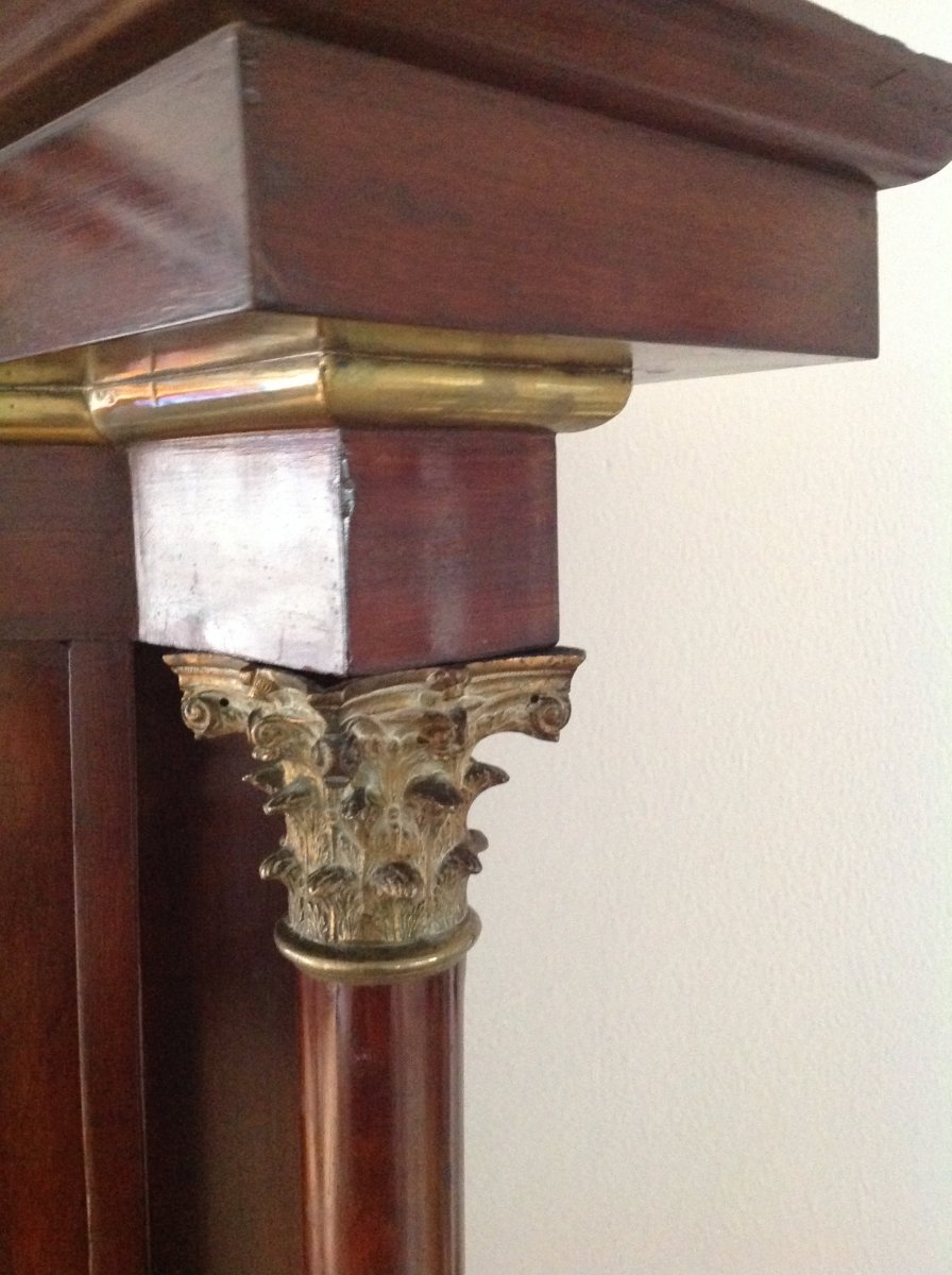 Mahogany Display With Detached Columns-photo-3