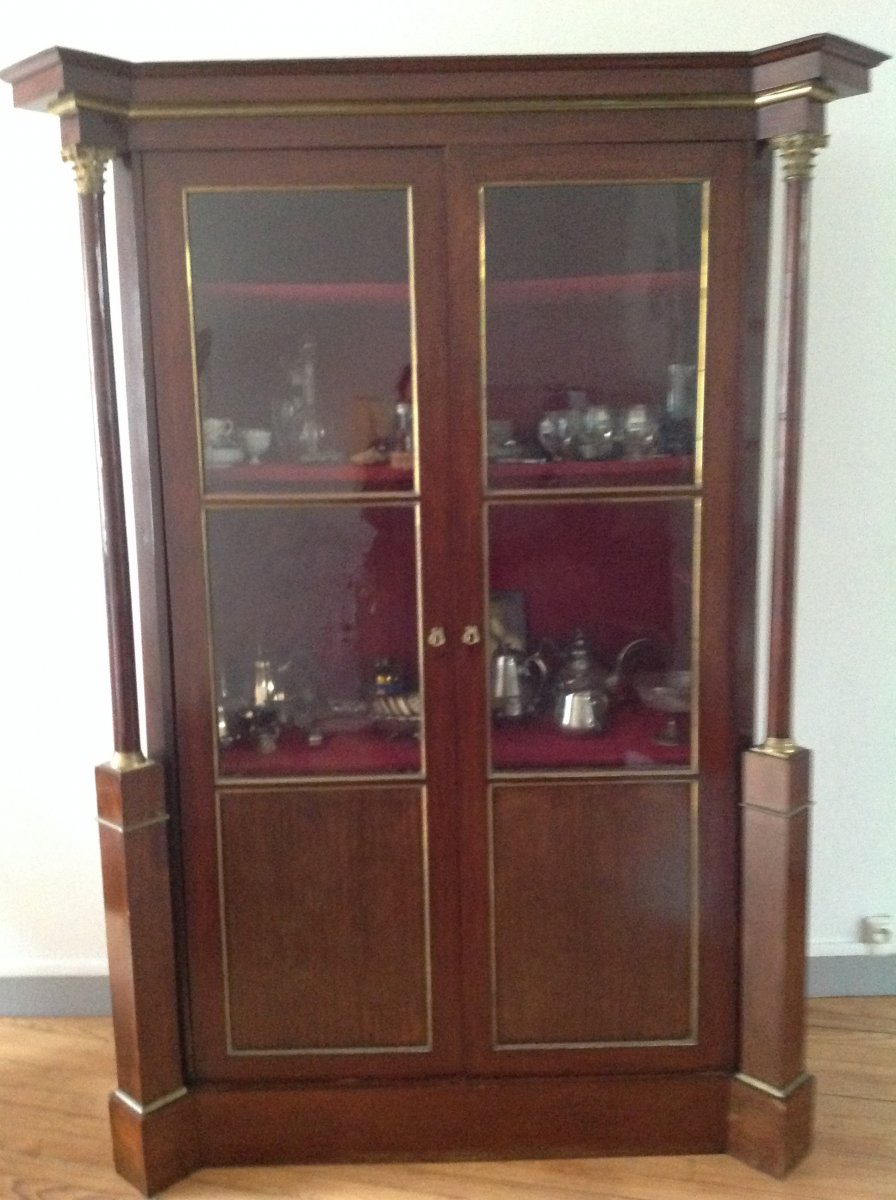 Mahogany Display With Detached Columns