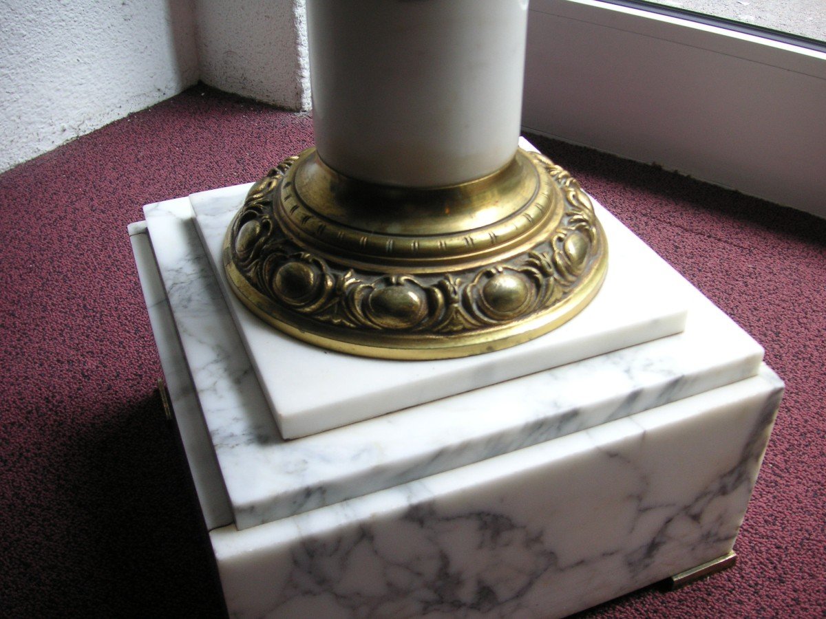 Colonne-sellette marbre blanc veiné gris et bronze doré-photo-2