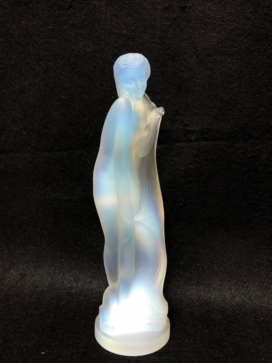 Etling Sculpture Femme Nue Aux Long Cheveux En Verre Moulé Opalescent