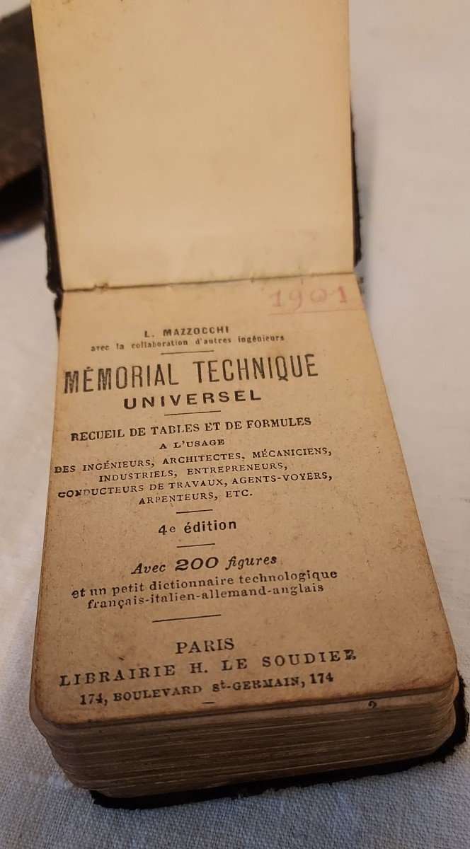 Little Pocket Book: Universal Technical Memorial -photo-1