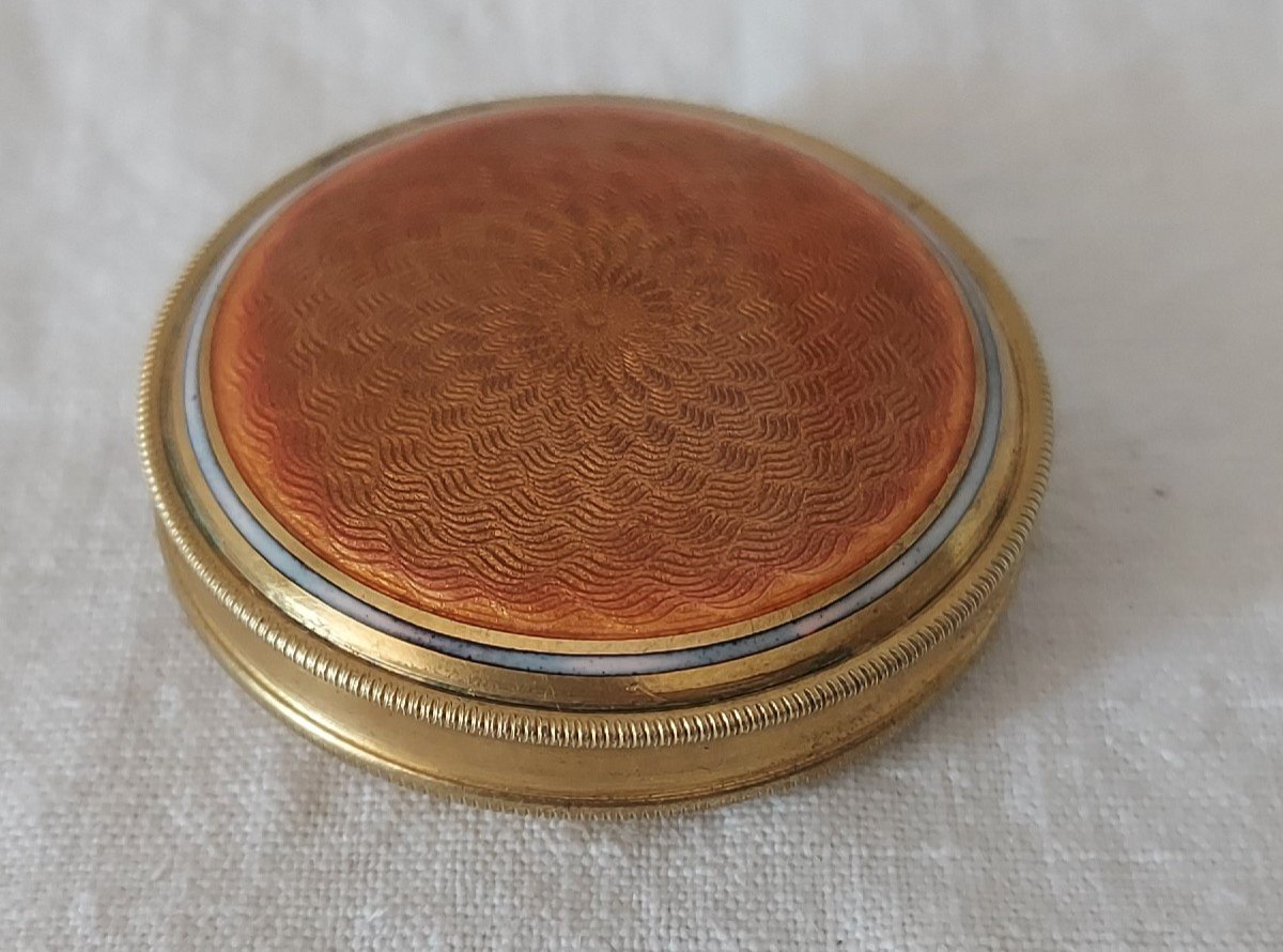 Pill Box In Guilloché And Orange Enamelled Gold Metal Circa 1940-1950