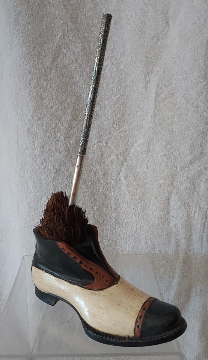 Men's "gatsby" Shoe Forming A Painted Metal Feather Wiper Circa 1920-1930 -photo-2