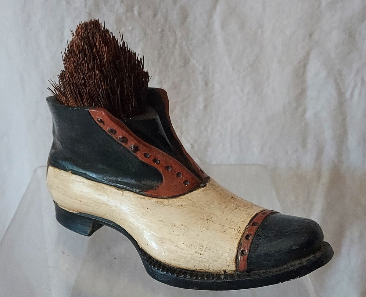 Men's "gatsby" Shoe Forming A Painted Metal Feather Wiper Circa 1920-1930 