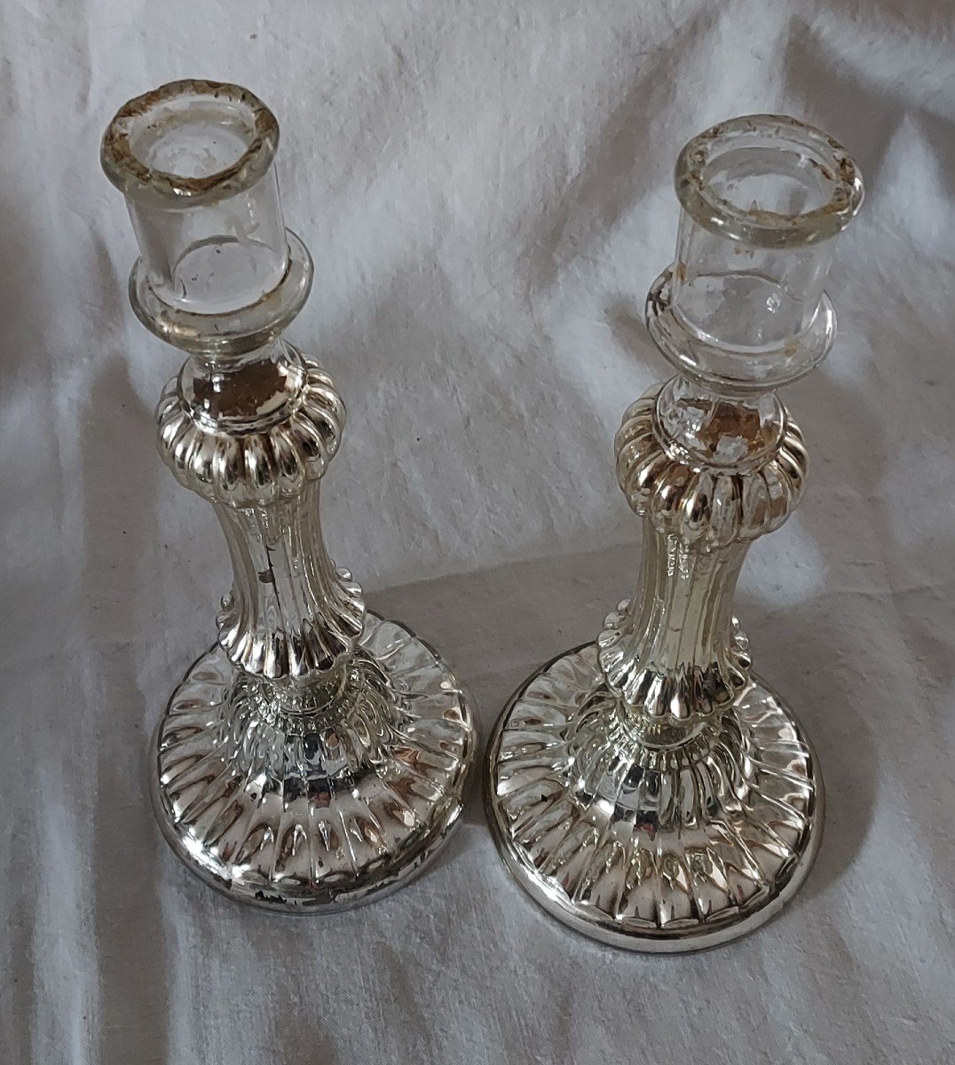 Pair Of églomisé Glass Candlesticks With Godronné Decor From The 19th Century -photo-3