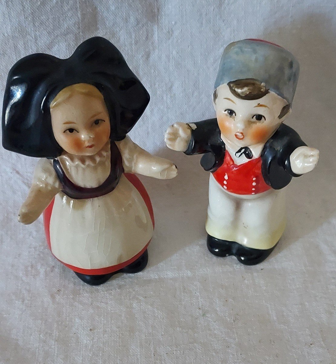 Couple Of Alsatian Children Forming A Salt And Pepper Shaker In German Earthenware Early 20th Century -photo-1