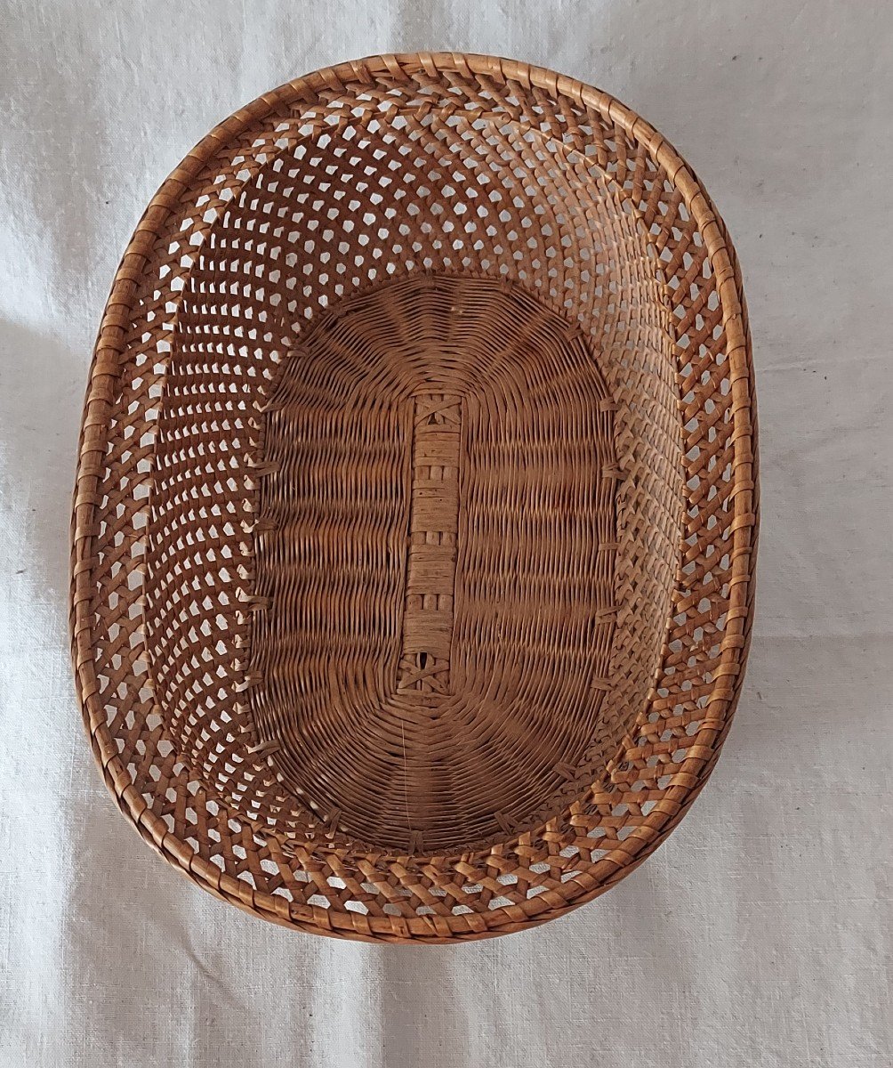 Oval Elongated Basket With Rim In Wicker Basketwork From The 19th Century -photo-3