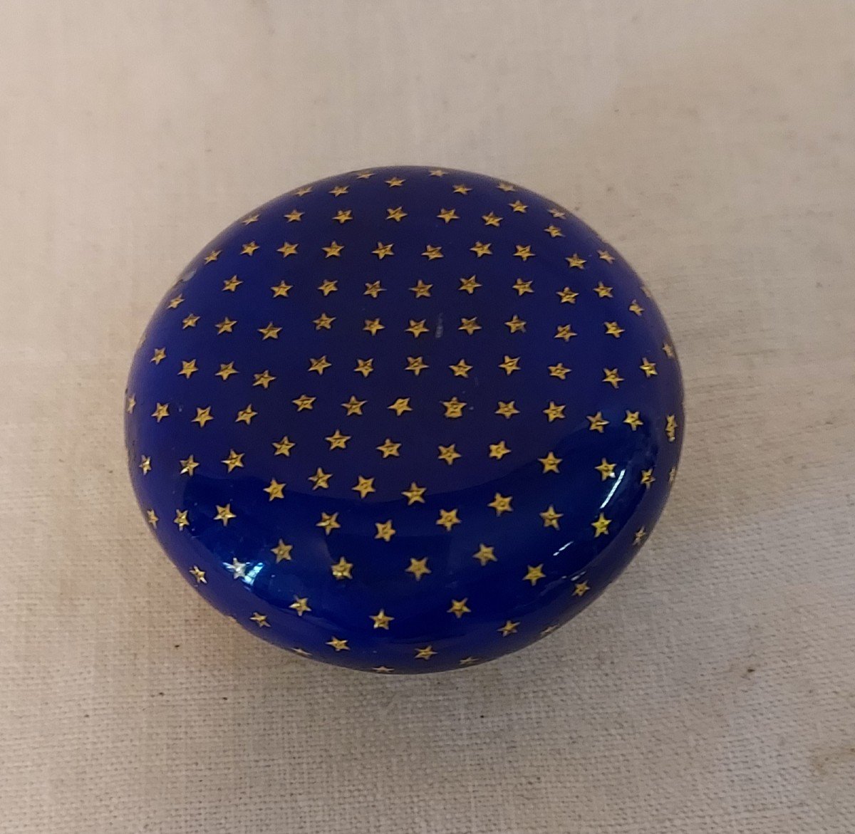 Pill Box In Bressan Enamel With Flowered, Beaded And Starry Decor From The 19th Century -photo-3