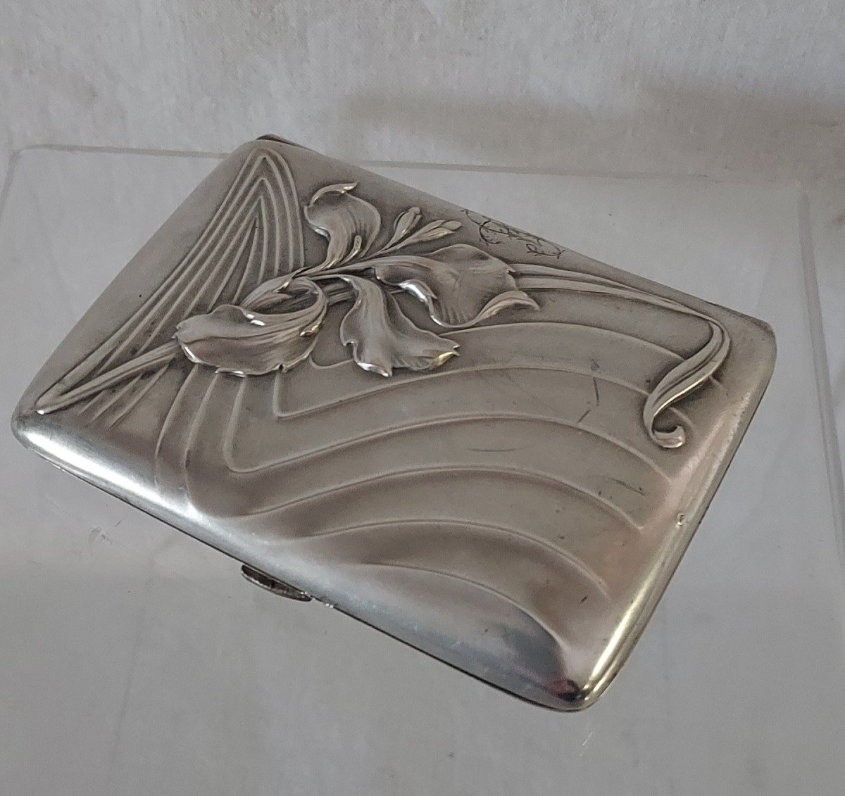 Art Nouveau Cigarette Case With Iris In Silver
