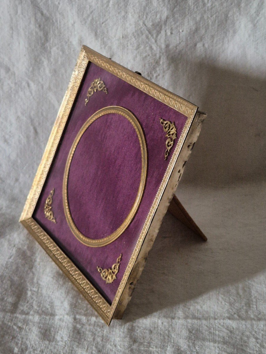 Square Photo Holder Frame In Gilt Bronze With Round View-photo-2