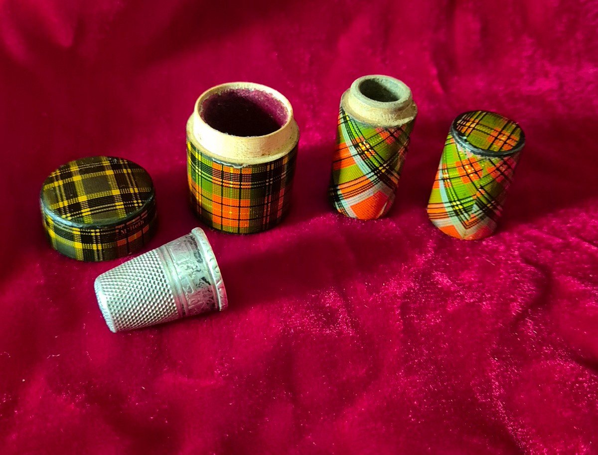 So Couture: Set With Scottish Clans For Thimble And Needles -photo-3