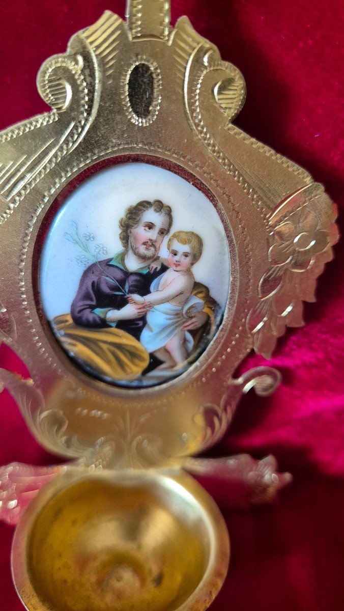 Small Bedside Stoup In Gilt And Chiseled Bronze With Medallion Of Joseph  The Child Jesus -photo-2