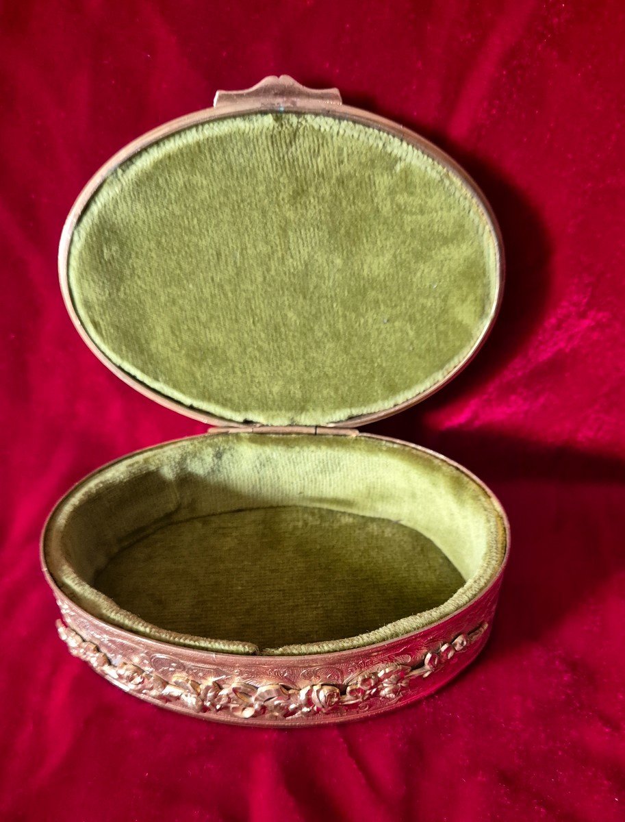 Louis XVI Style Oval Gilt Bronze Box With Porcelain Medallion Signed Ribot-photo-2