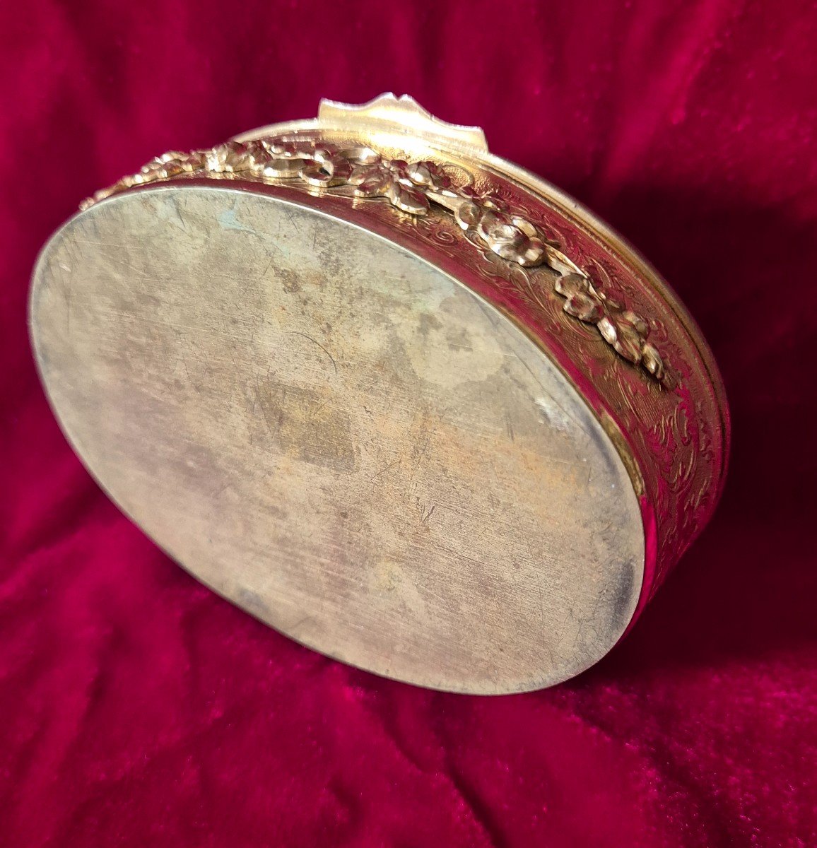 Louis XVI Style Oval Gilt Bronze Box With Porcelain Medallion Signed Ribot-photo-4