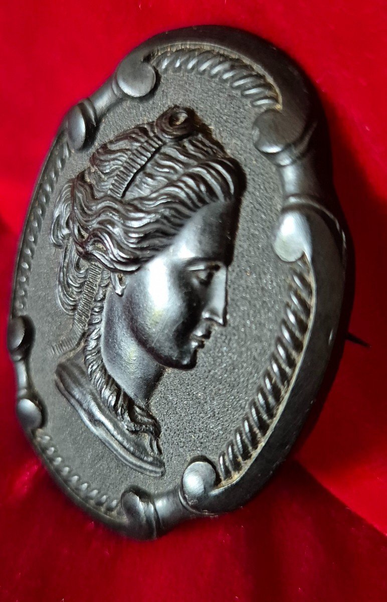 Victorian Mourning Cameo Depicting A Woman In Profile Mounted As A Brooch-photo-3