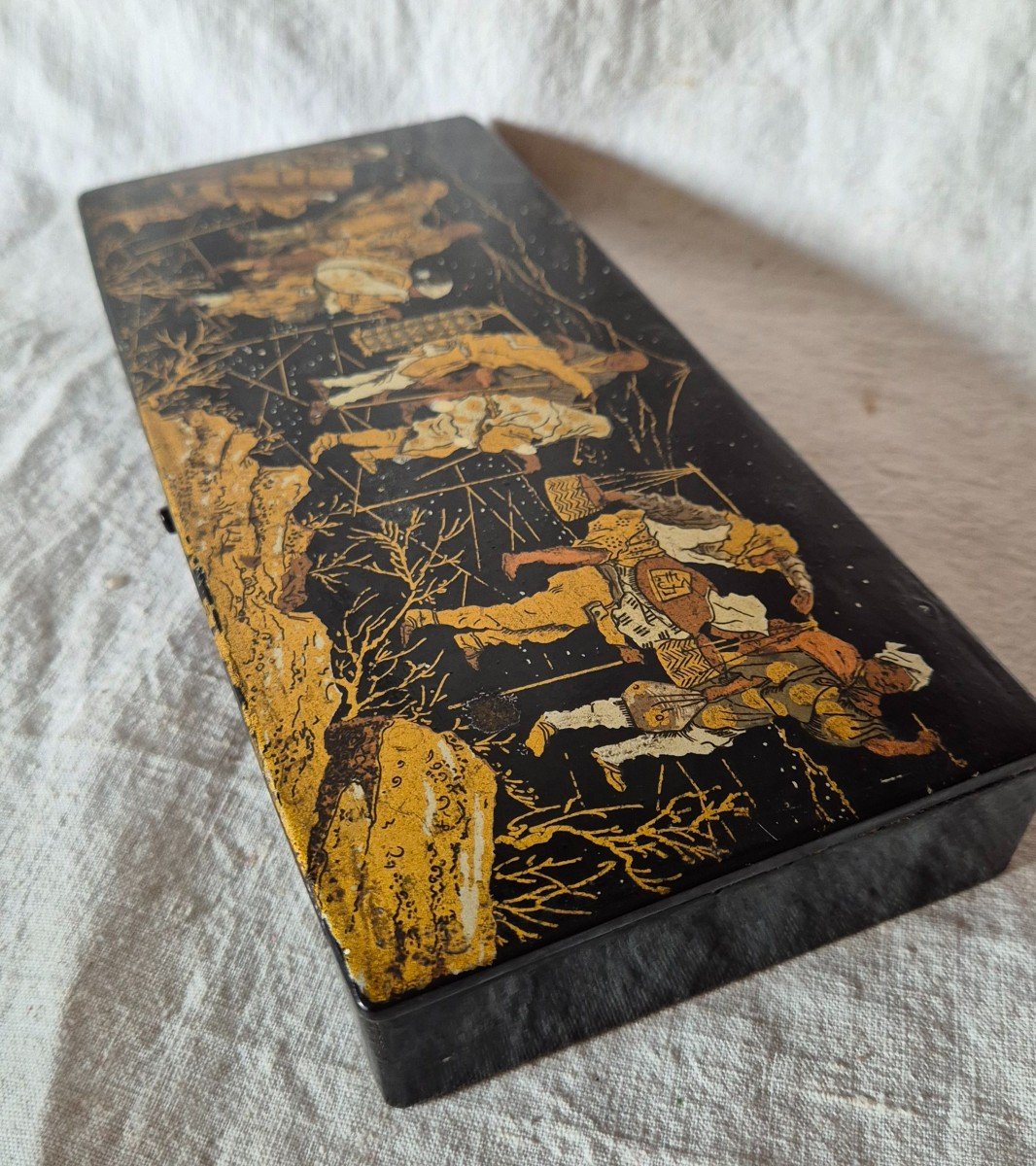 Black Lacquered Papier Mache Double Pencil Case With Animated Scene And Mount Fuji With Snowflakes -photo-1