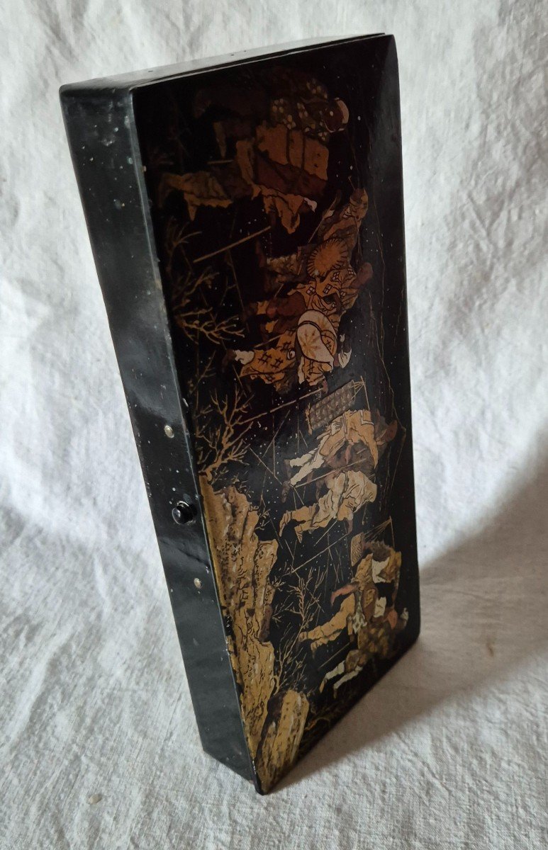 Black Lacquered Papier Mache Double Pencil Case With Animated Scene And Mount Fuji With Snowflakes -photo-6