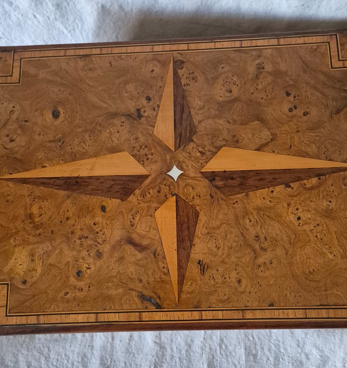 Elm Burl Marquetry Storage Box Featuring A Compass Rose-photo-2