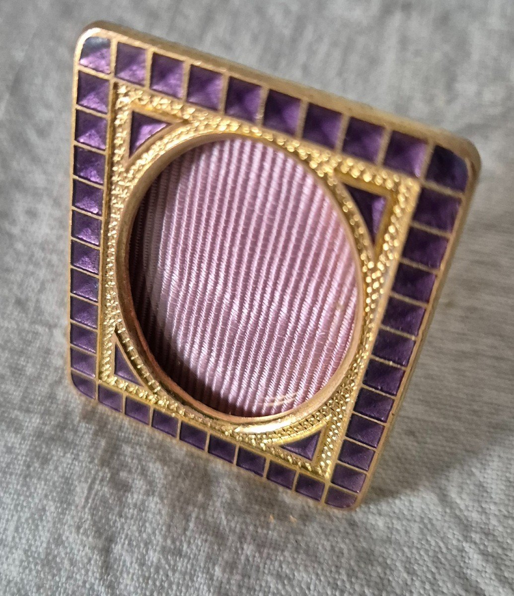 Small "stamp" Frame In Gilded Bronze And Purple Enamel From The Beginning Of The 20th Century -photo-2