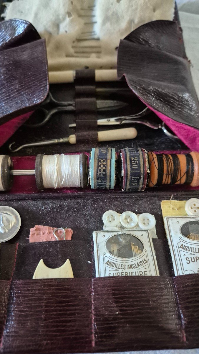 Bordeaux Leather Travel Sewing Kit -photo-2