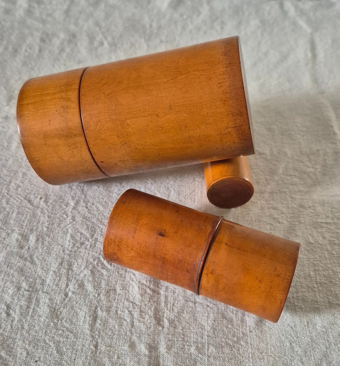 Set Of Three Tall Cylindrical Boxes In Turned And Threaded Boxwood-photo-8