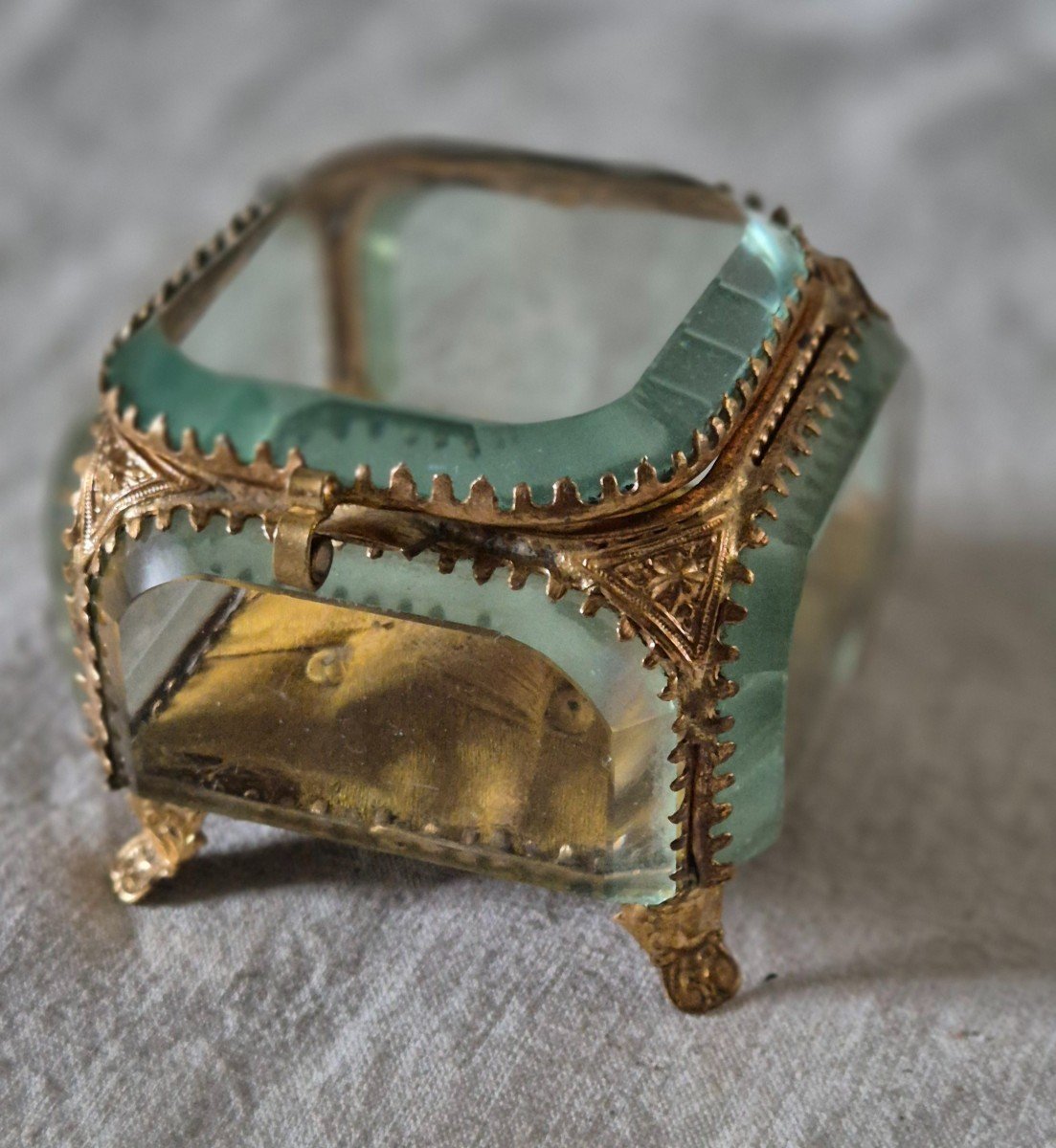 Square Jewelry Box - Reliquary In Chamfered Glass And Gilded Pomponne Bronze Napoleon III 