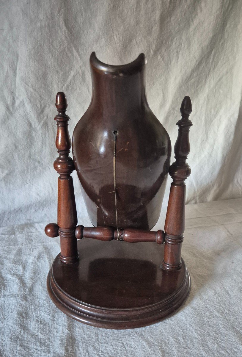 Mahogany Wine Decanter Of English Origin First Half Of The 20th Century -photo-1