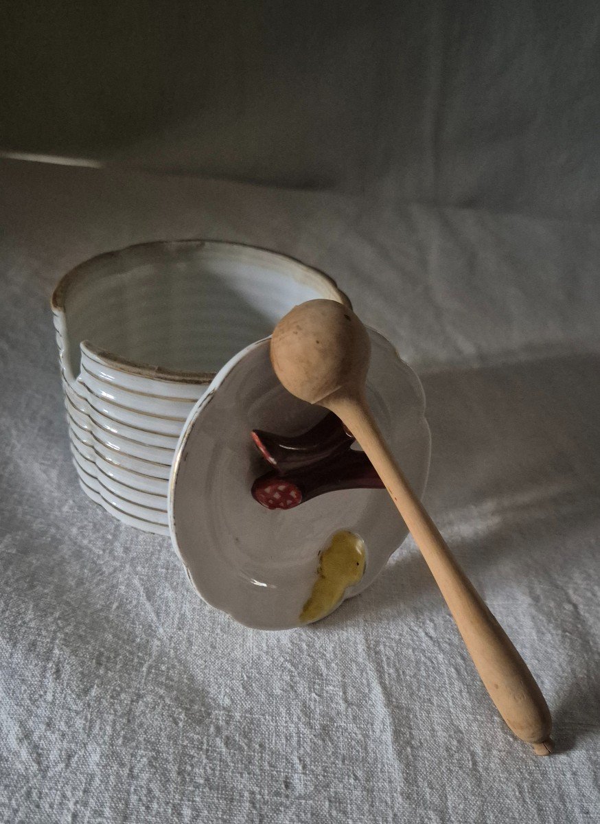 Trompe l'Oeil Mustard Pot "stack Of Plates" In Porcelain Signed Julien Mack-photo-3