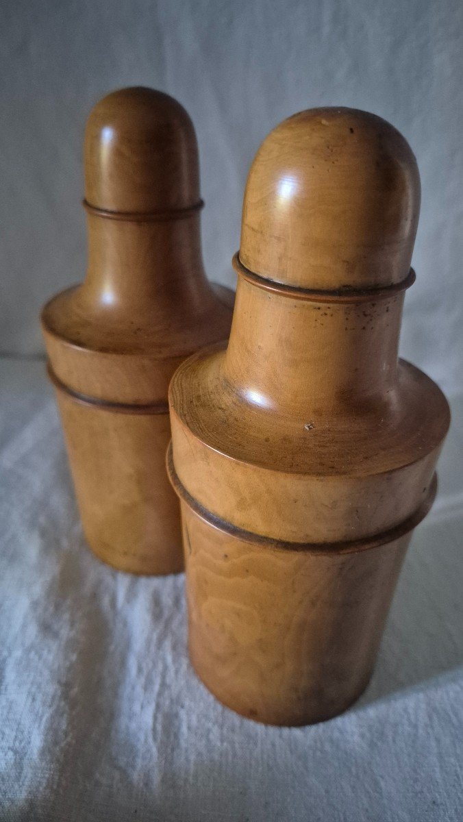 Set Of Two Turned Boxwood Bottle Containers, Beautifully Patinated By Time -photo-4