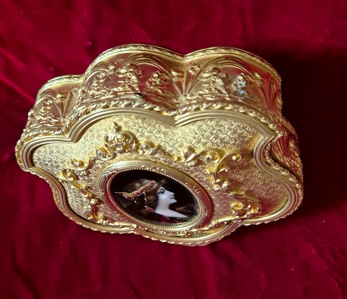 Precious Box For Pretty Little Things And Other Jewels Gilded Bronze Miniature Enamel -photo-4