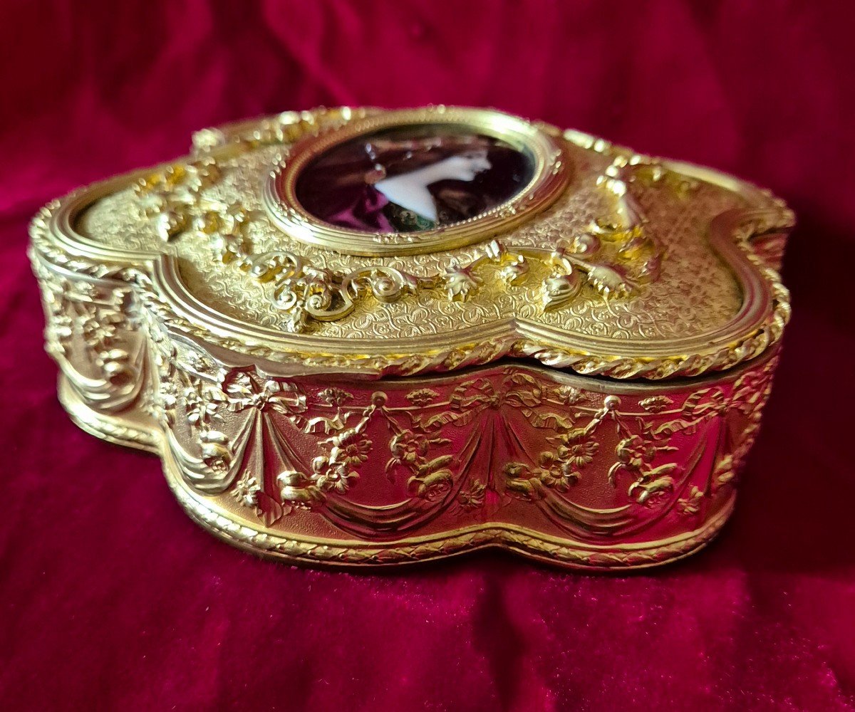 Precious Box For Pretty Little Things And Other Jewels Gilded Bronze Miniature Enamel -photo-7