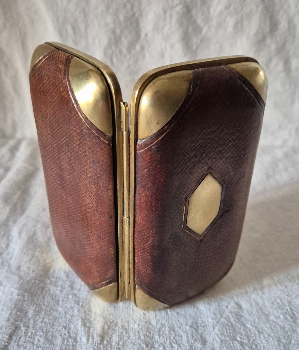 Leather And Brass Bellows Cigar Case -photo-4