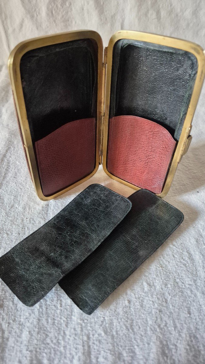 Leather And Brass Bellows Cigar Case -photo-4