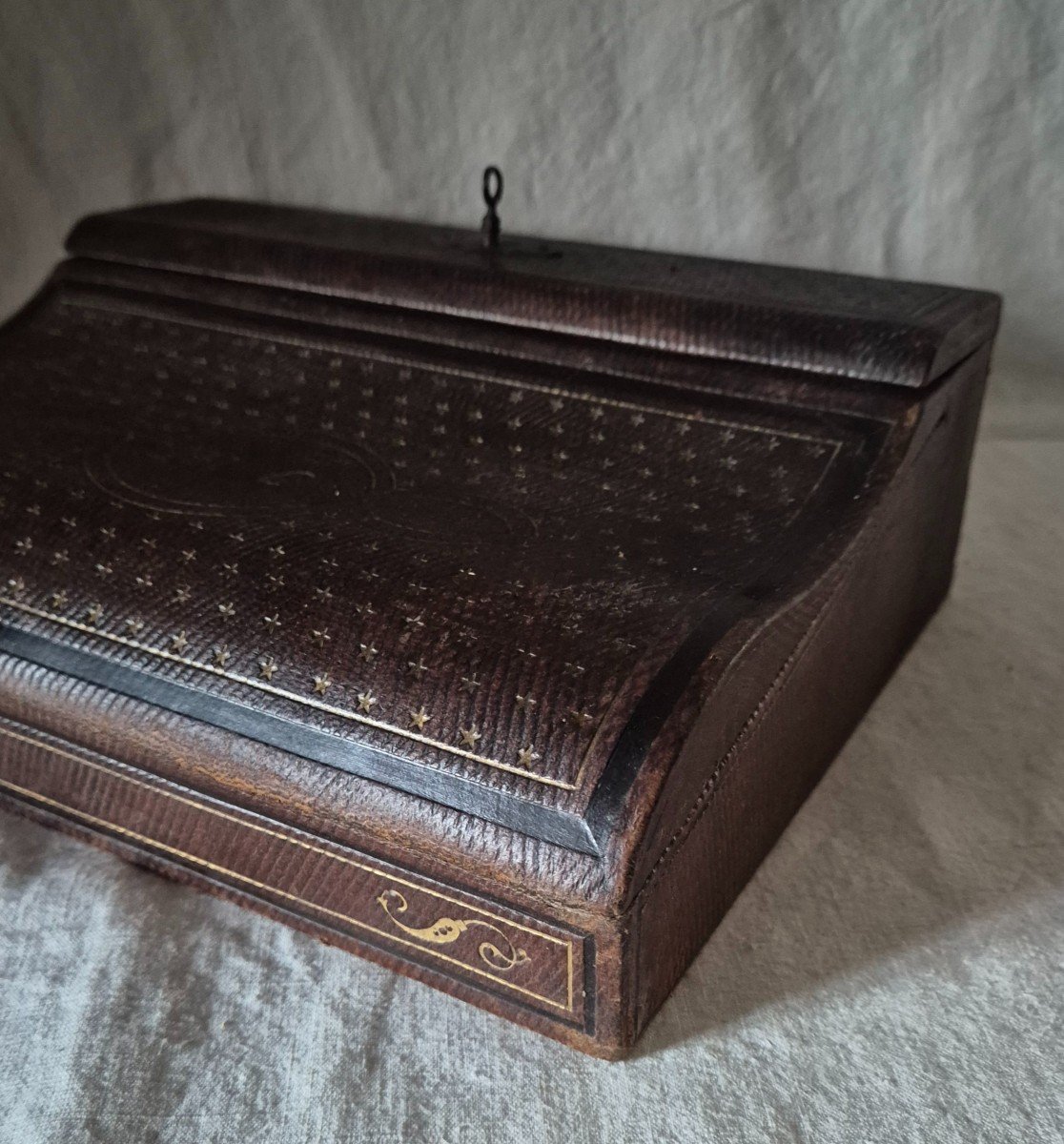 Personalized Correspondence Writing Box In Embossed And Iron-gilded Leather