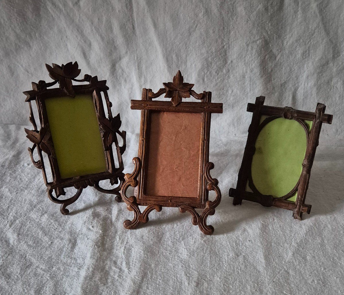 Set Of Three "black Forest" Frames In Carved And Stained Wood In Business Card Formats 