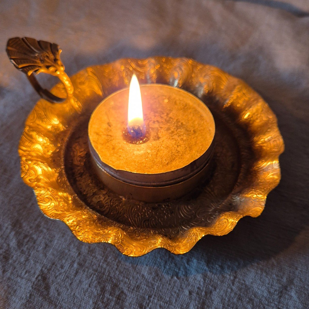 Hand-held Candle Night Light In Gold Pompom And Colored Stones -photo-2