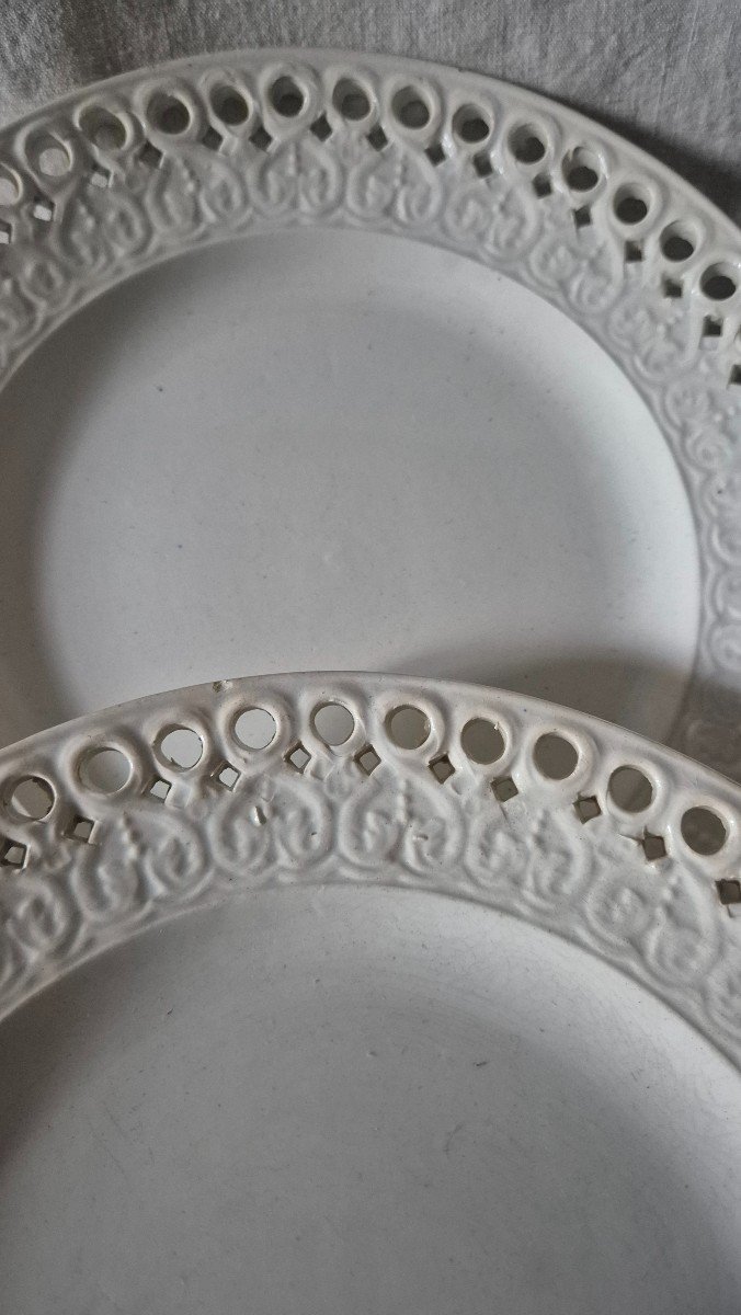 Pair Of Cream Earthenware Plates From Creil And Montereau From The Mid-19th Century -photo-2